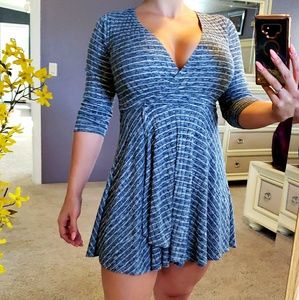 😻😻 DEEP V- NECK SKATER DRESS